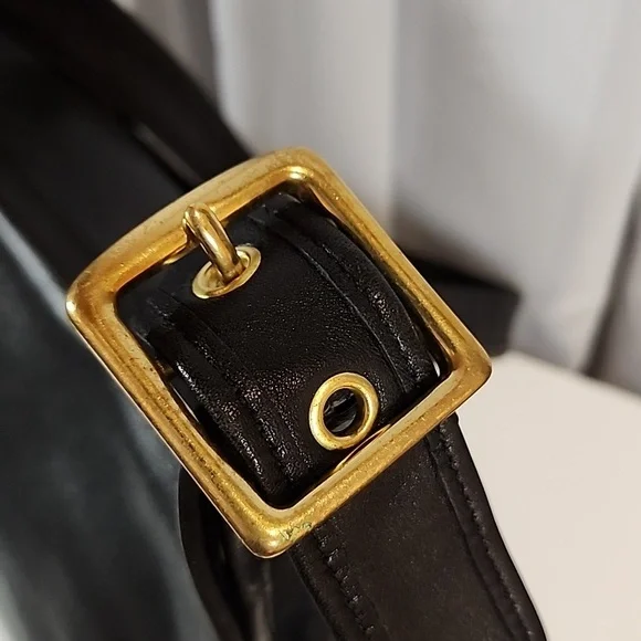 Vintage Coach Legacy Crescent #9718 - Picture 16 of 17